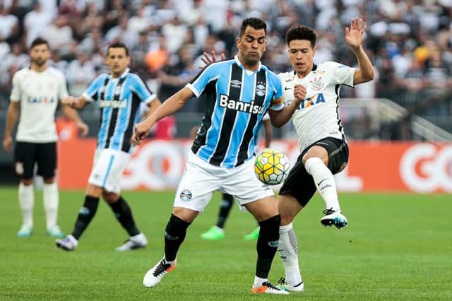 Na primeira rodada do Brasileirão, Corinthians e Grêmio empataram em 0 a 0