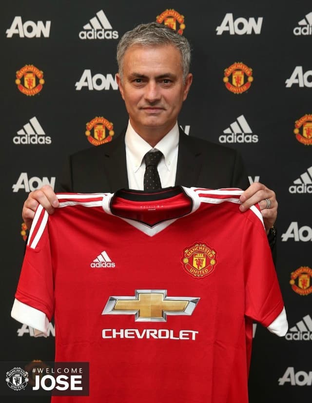 Mourinho é o novo técnico do United