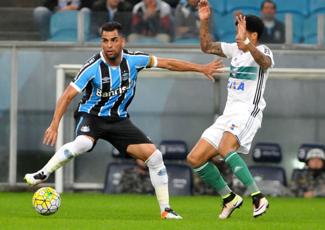 O Grêmio está na ponta do Brasileirão por ter maior saldo de gols que o Internacional