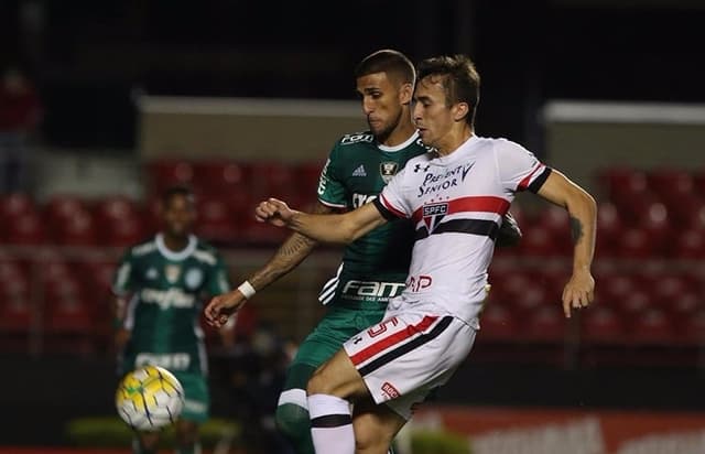 João Schmidt contra o Palmeiras