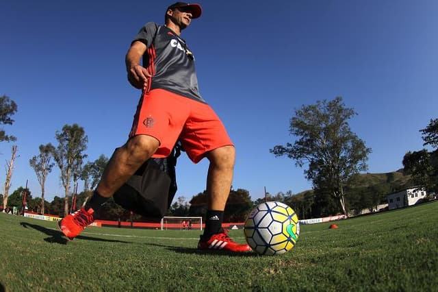 Zé Ricardo tem novo teste à frente do Flamengo (Gilvan de Souza / Flamengo)