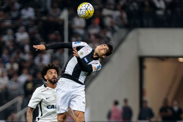 Relembre em imagens como foi o último confronto entre os times: Corinthians 1 x 0 Santos, pelo primeiro turno