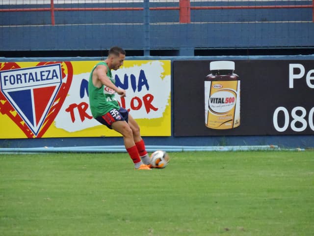 Santos está perto de contratar Jean Mota