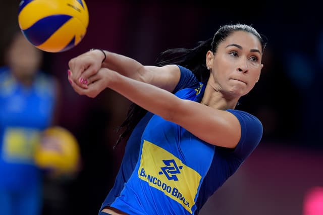 Jaqueline treinou com a Seleção na Arena Carioca 1 (Alexandre Loureiro/Inovafoto/CBV)