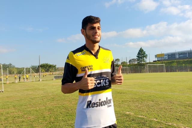 Gabriel Leite em jogo pelo Criciúma (Foto: Divulgação/ Criciúma FC)