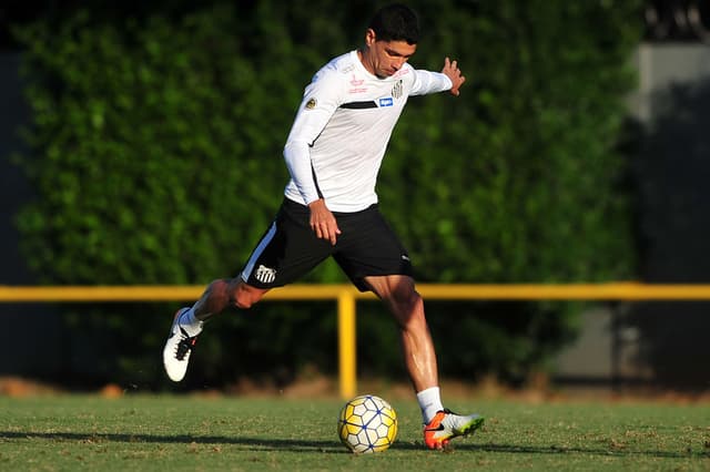 Renato é bicampeão brasileiro pelo Santos