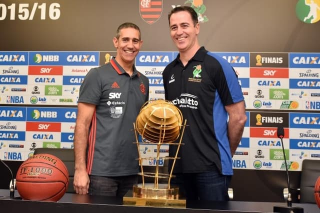 José Neto e Demétrius Ferracciú são os "cérebros" de Flamengo e Bauru no NBB (Foto: João Pires/LNB)