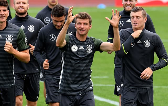 Muller e Kroos - Alemanha