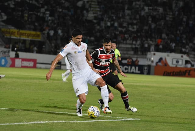 Vitória do Santos sobre o Santa Cruz coloca o Peixe em 5º