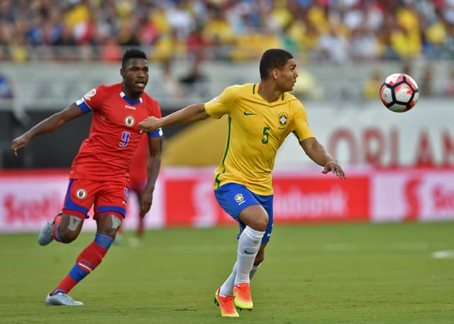 Casemiro - Brasil x Haiti