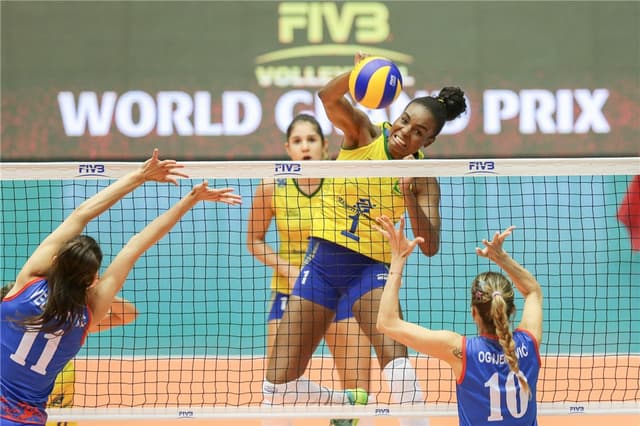 A central brasileira Fabiana foi responsável por 16 pontos na derrota da Seleção Brasileira na China (Foto: Divulgação/FIVB)