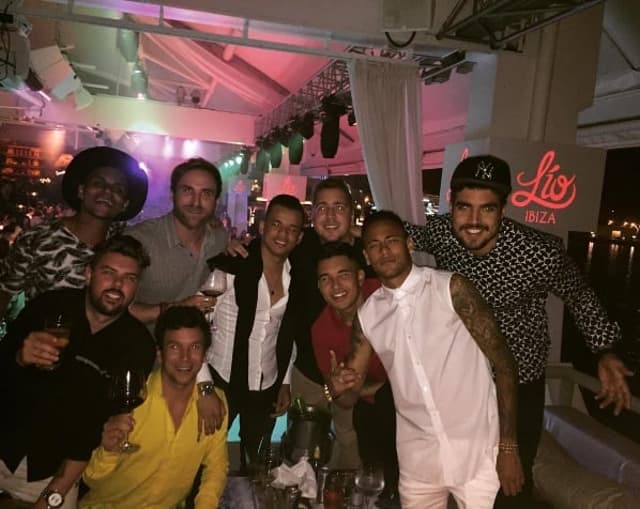 Neymar e amigos nas férias