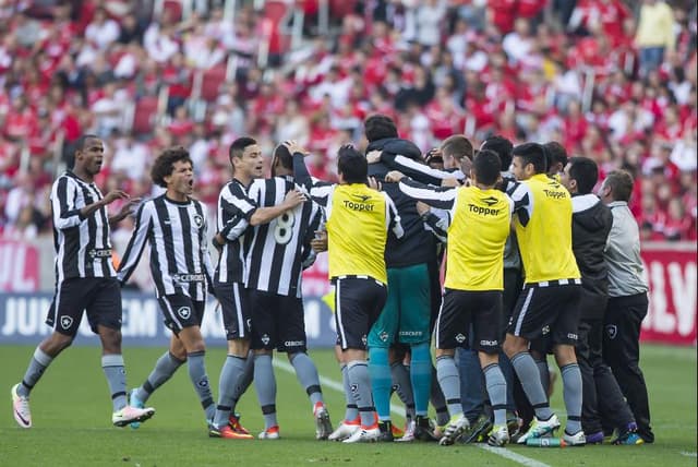 Último duelo: Botafogo 3 x 2 Internacional - Beira-Rio