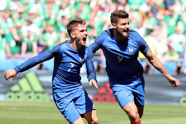 Griezmann e Giroud - França x Irlanda