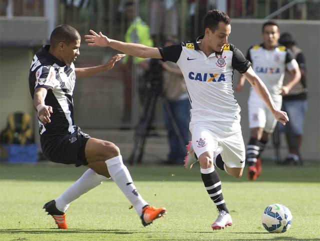 5/10 - Corinthians x Atlético-MG: O Galo encostou na luta pelo título. Se vencer o Timão pode embalar