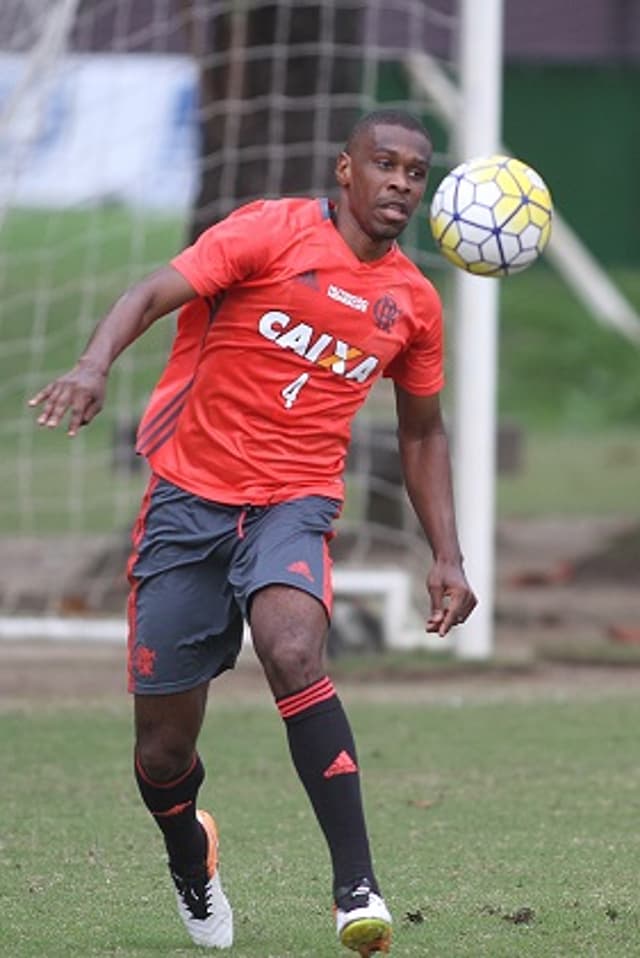 Juan em treino do Flamengo (Gilvan de Souza / Flamengo)