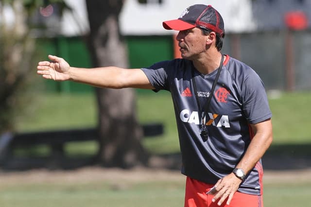 Zé Ricardo deu sua primeira coletiva no Ninho do Urubu como técnico do Fla