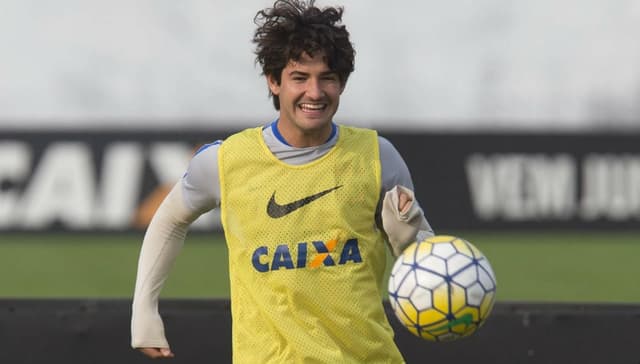 Pato deve estrear neste sábado