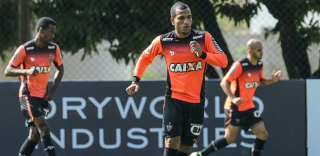 Rómulo Otero já treina no Atlético-MG (Foto: Bruno Cantini/Divulgação)