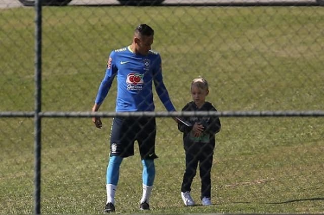 Filho de Neymar esteve na Granja Comary