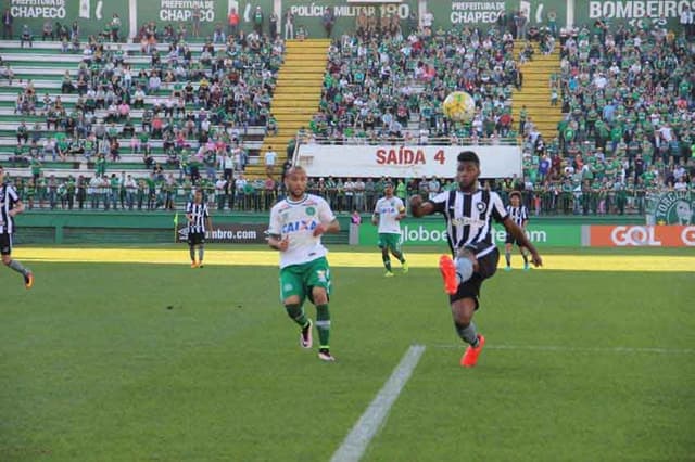 Confira as imagens da vitória da Chape sobre o Glorioso