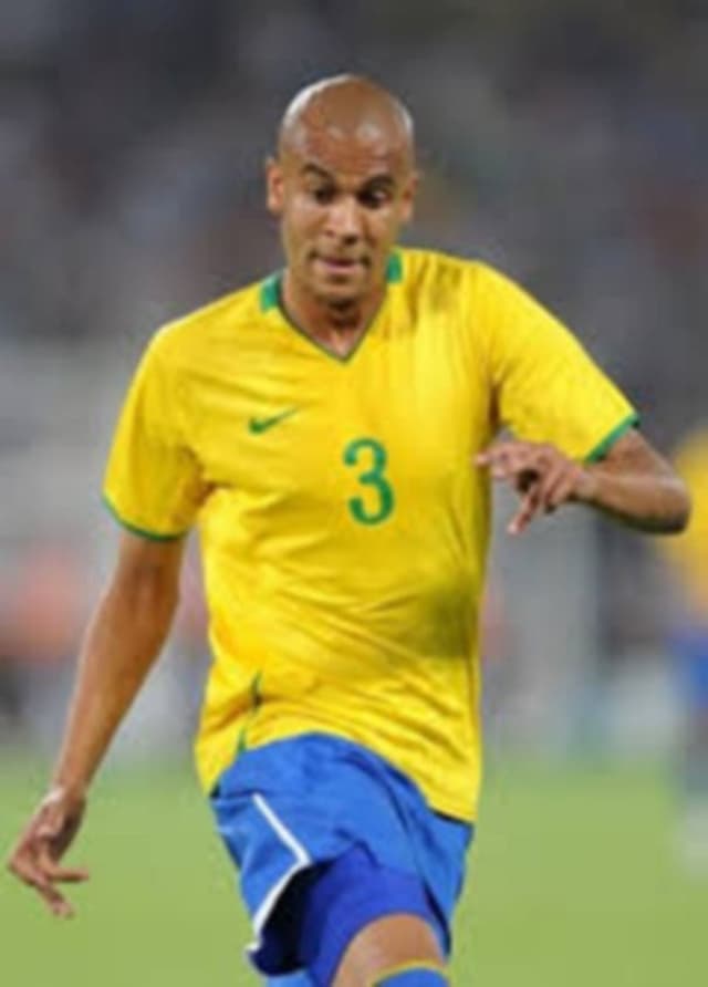 Alex Silva em ação com a Seleção olímpica do Brasil, em 2008 (Foto:Divulgação)