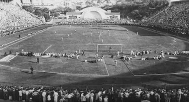 Em 1940, o Paca foi inaugurado com rodada dupla. No 2º jogo, Timão estreou no estádio batendo o Atlético-MG: 4 a 2