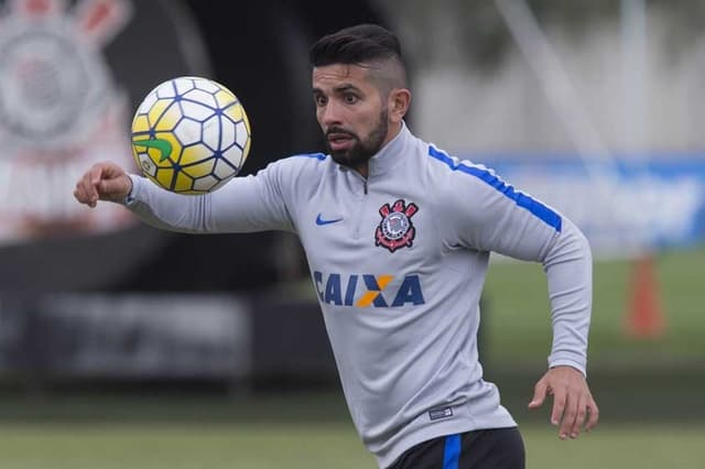 Guilherme marcou quatro gols pelo Corinthians