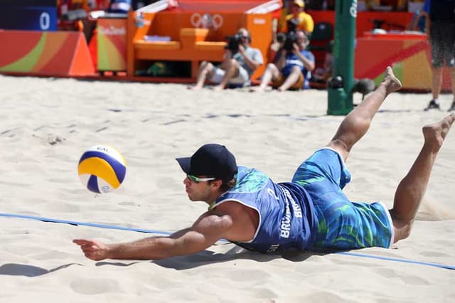 Alison e Bruno Schmidt jogam amanhã, pela segunda rodada do torneio de Vôlei de Praia dos Jogos do Rio 2016