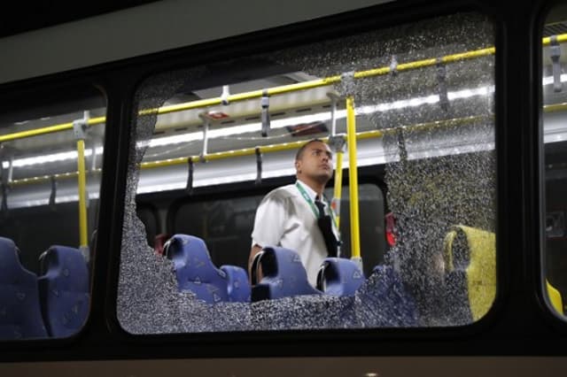 Ataque a ônibus no Rio de Janeiro