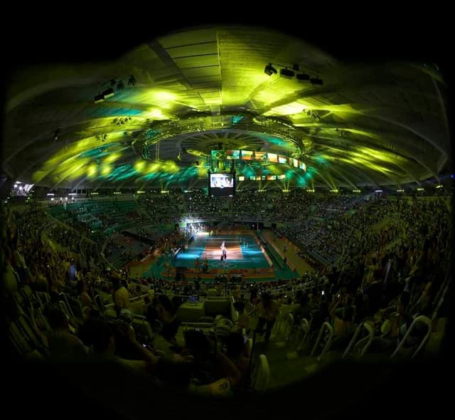 Visão do Maracanãzinho minutos antes do Brasil atropelar a Rússia no vôlei