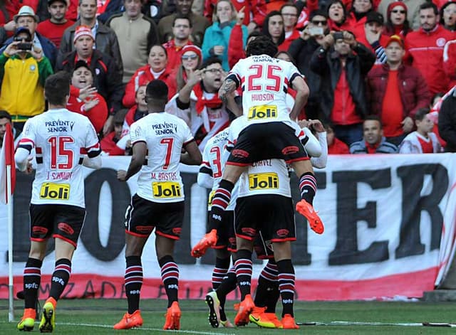 Internacional 1x1 São Paulo