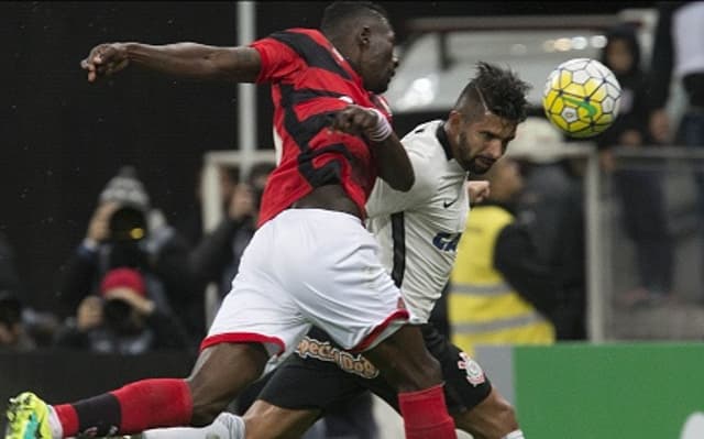 Guilherme foi uma das mudanças do técnico Cristóvão Borges (Foto: Daniel Augusto Jr)