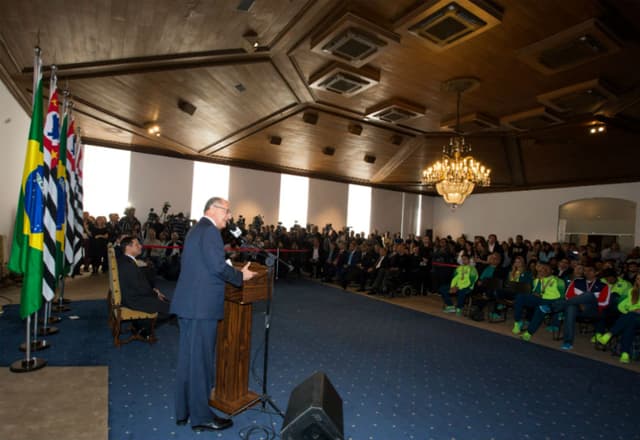 Governador Geraldo Alckmin homenageou atletas olímpicos no Palácio dos Bandeirantes (Foto: Ciete Silvério/Divulgação)