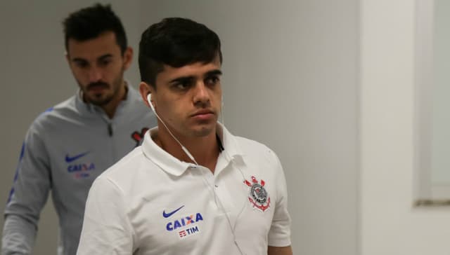 Fagner desfalcará o Corinthians nesta quinta