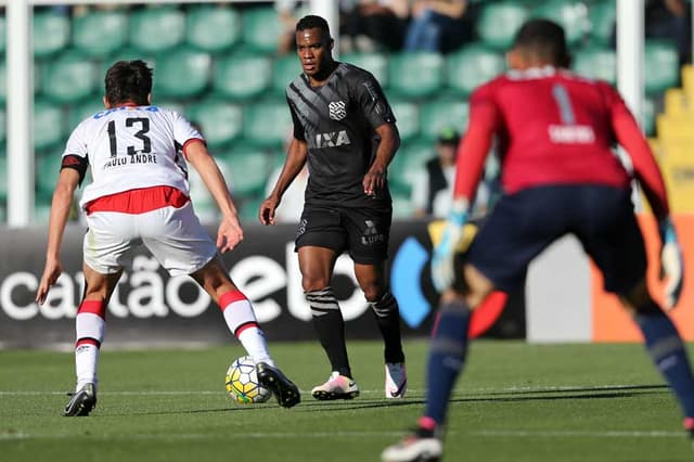 Figueirense x AtleticoPR (Foto:Cristiano Andujar/AGIF)