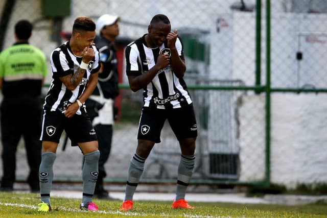 Neilton e Sassá - Botafogo x Fluminense