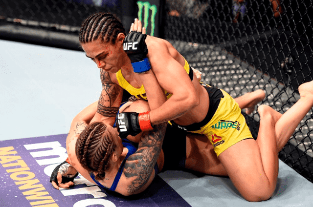 Jessica Andrade venceu Joanne Calderwood no primeiro round