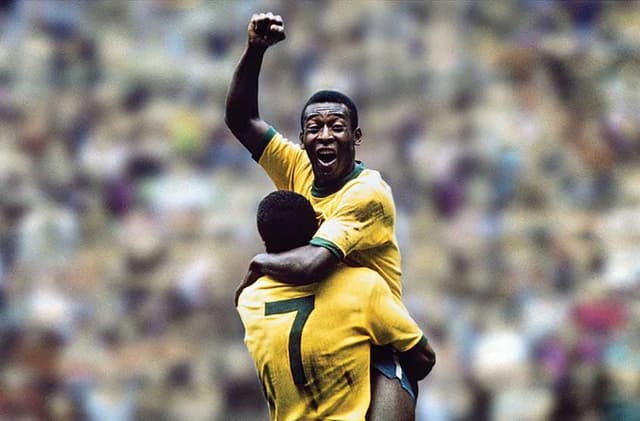 GALERIA: Veja as Copas disputadas por Pelé e o clube que ele defendia no período de cada Mundial