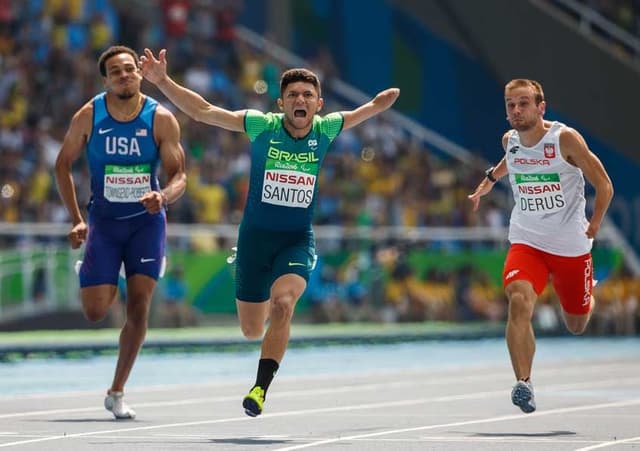 Petrúcio Ferreira colocou de vez o seu nome na história, conquistando ouro nos 100m rasos