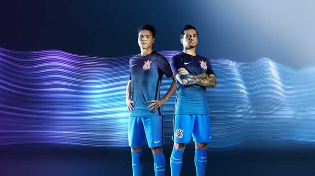 Nike divulgou nova camisa do Corinthians