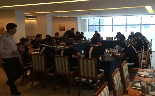 Jogadores do Vasco durante almoço