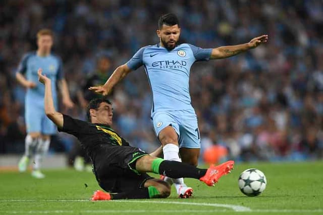 Manchester city x MONCHENGLADBACH (Foto:AFP)