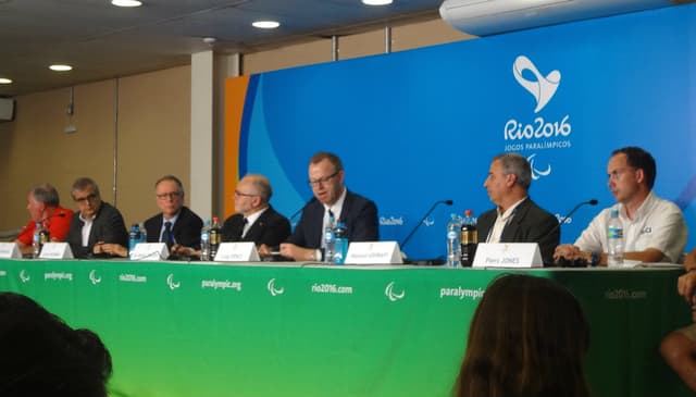 Dirigentes dão coletiva sobre a morte do ciclista iraniano na Paralimpíada (Foto: Igor Siqueira)