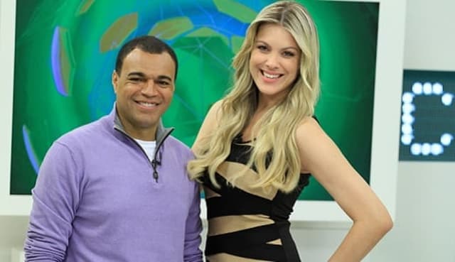 Denílson e Renata Fan