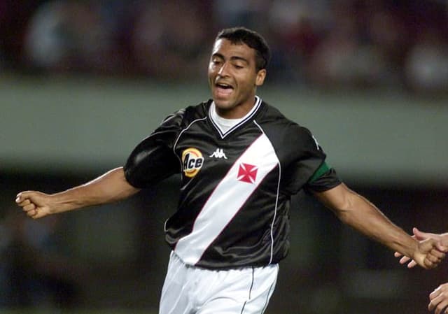 Romário foi ídolo no Vasco. Ao todo,&nbsp;balançou a rede adversária 324 vezes pelo Cruz Maltino e nele marcou seu milésimo gol