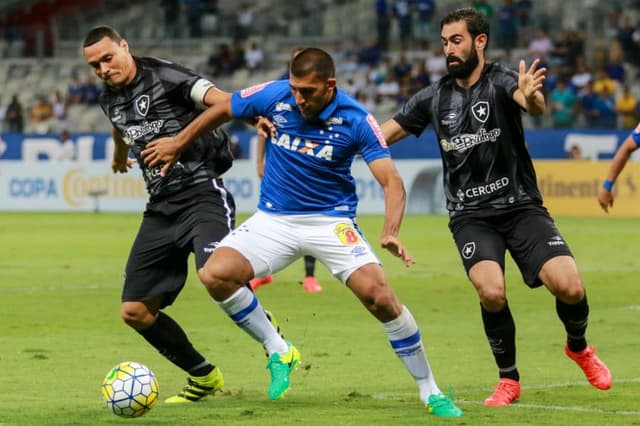 Renan Fonseca, Émerson Silva e Ábila - Cruzeiro x Botafogo