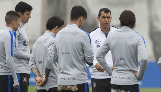 Fabio Carille comandou treino neste sábado