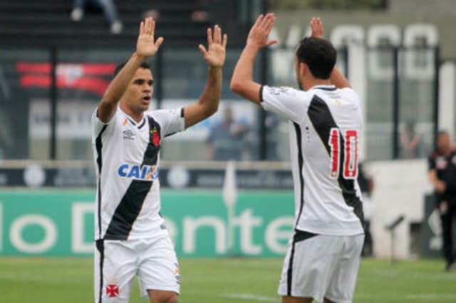 Ederson e Nenê - Vasco x Atlético-GO