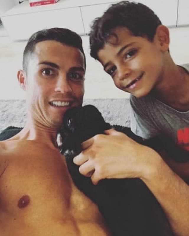 Cristiano Ronaldo mostra novo membro da família